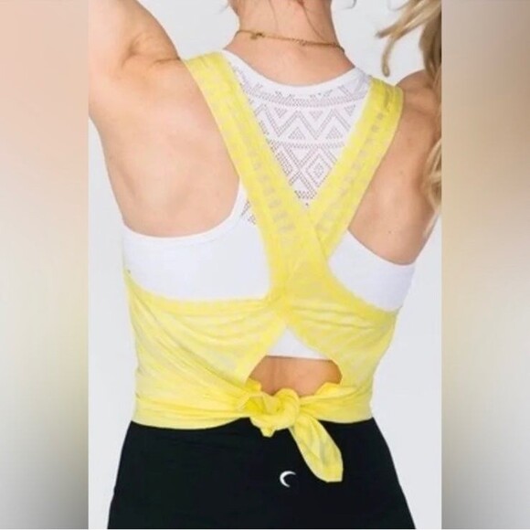 Zyia Active Nimbus Split Back - Picture 2 of 8